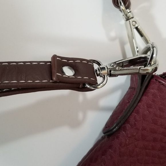 1 DAY SALE Max Studio Burgundy Convertible style bag - Picture 5 of 15